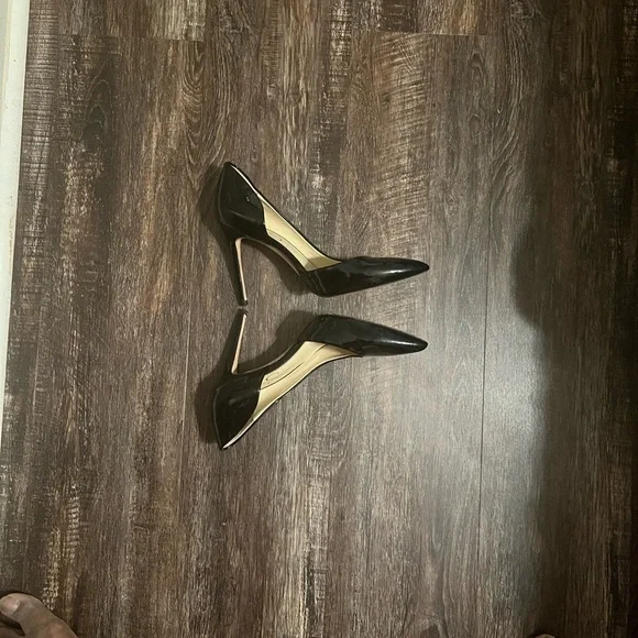 Jessica Simpson Shiny Black Pumps - Picture 4 of 5